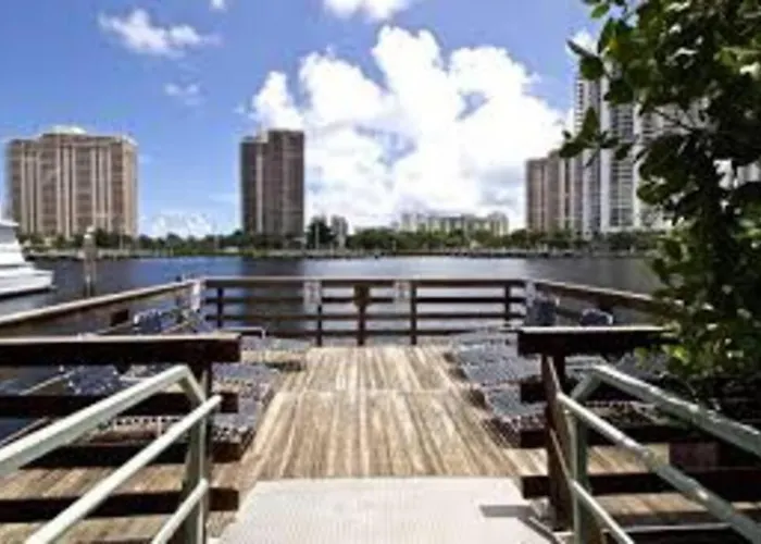 Pet-Friendly Aventura Pool, Beach, Golf, Gym